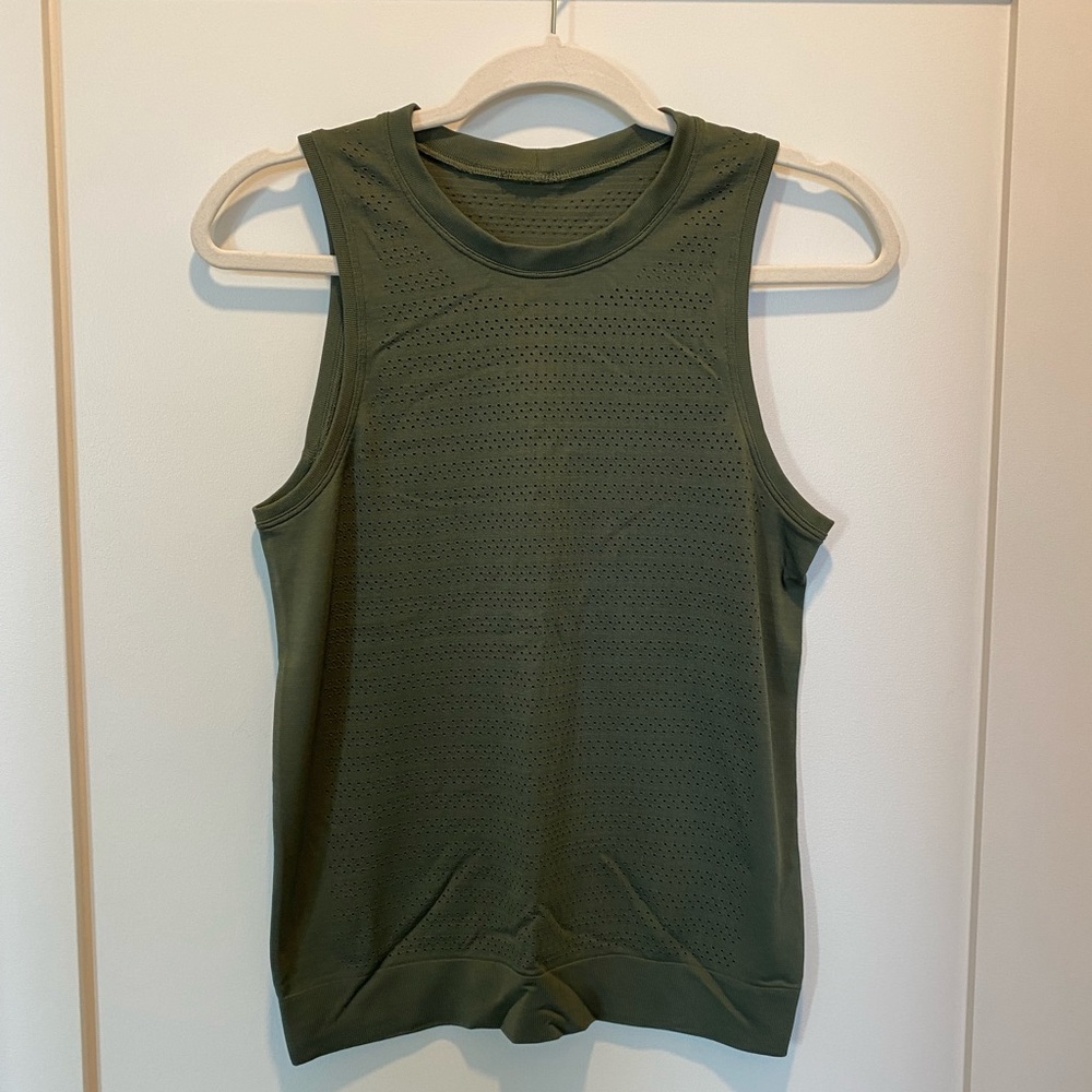 Green lululemon tank size 4